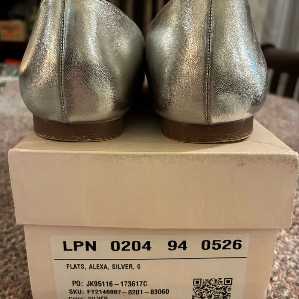 JustFab “Alexa” Metallic Silver Pointed-Toe Chain Ballet Flats - Picture 5 of 6